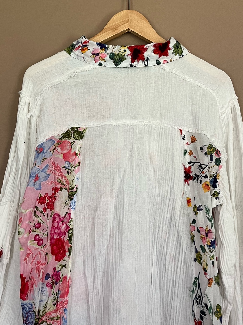 {POL} Oversized Patchwork Button-Down Shirt with Floral Contrast - Womens Small - Picture 6 of 9